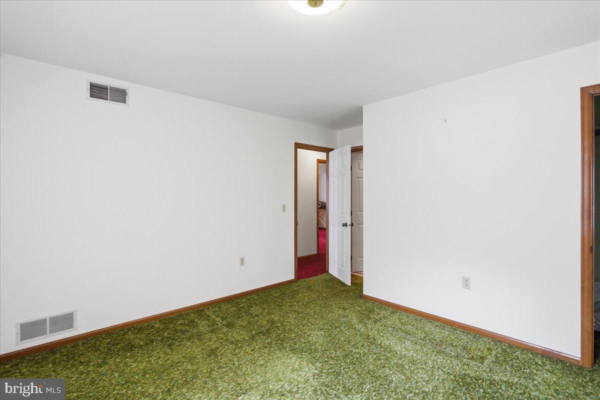 1048 Bishop Walsh Rd Property Photo 19