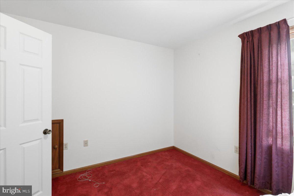 1048 Bishop Walsh Rd Property Photo 22