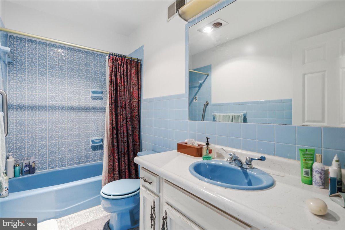1048 Bishop Walsh Rd Property Photo 28