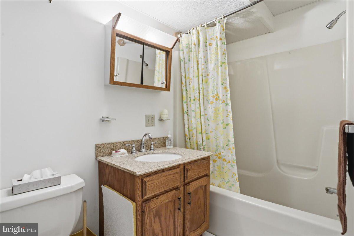 1048 Bishop Walsh Rd Property Photo 33