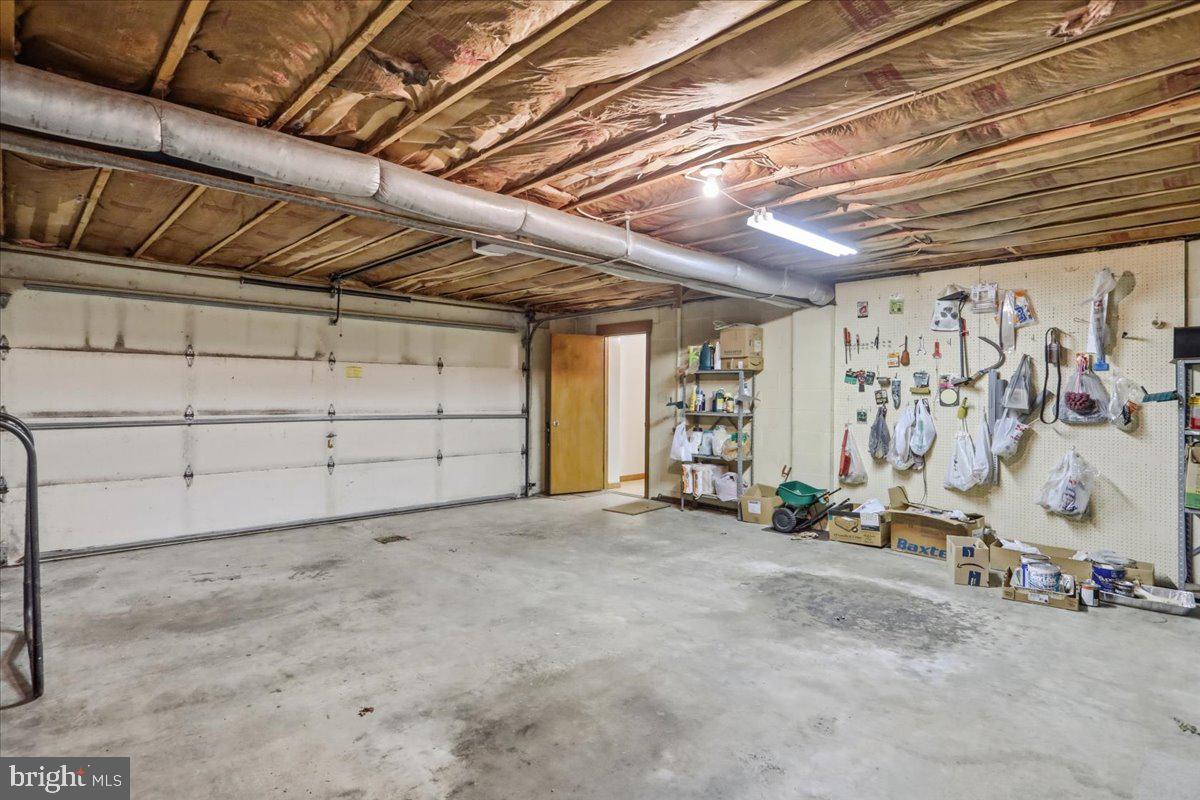 1048 Bishop Walsh Rd Property Photo 44