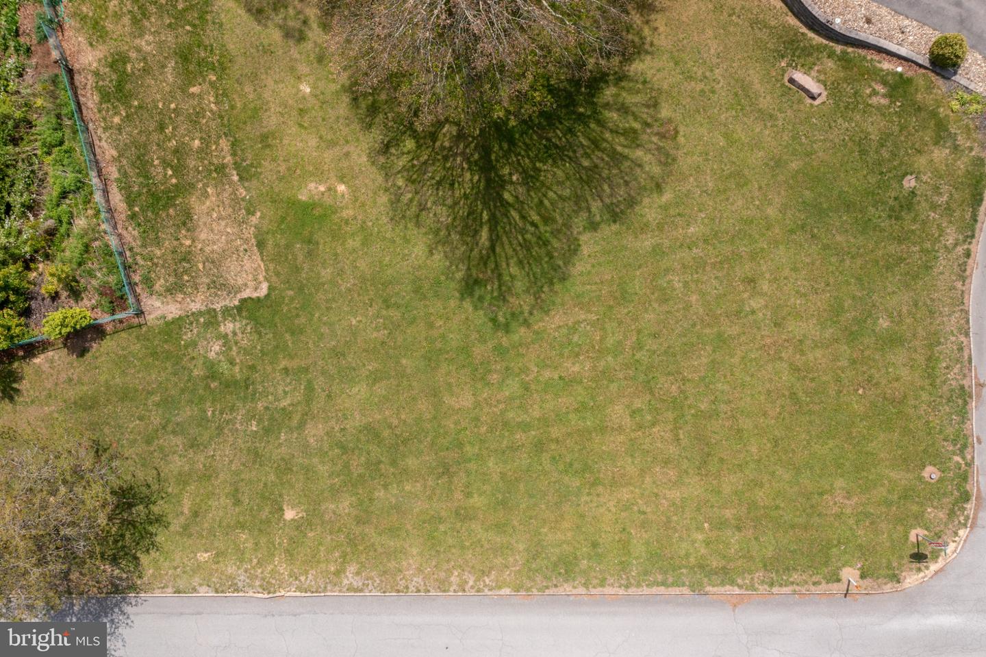 Rolling Oak Dr Property Photo 2
