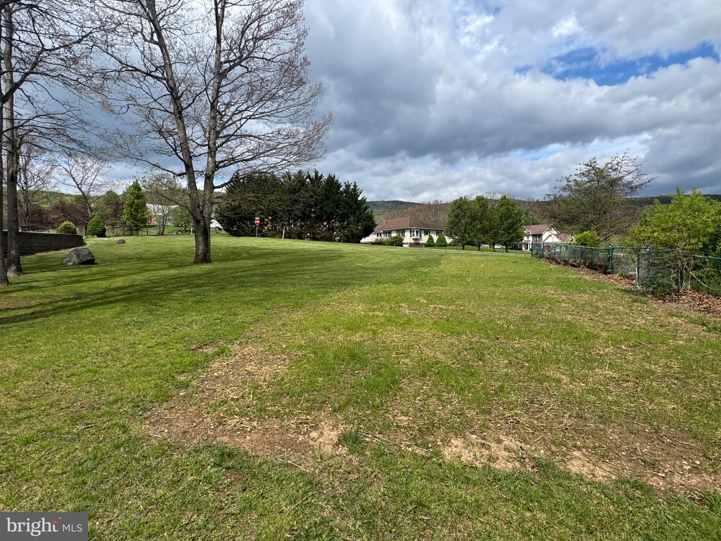 Rolling Oak Dr Property Photo 8