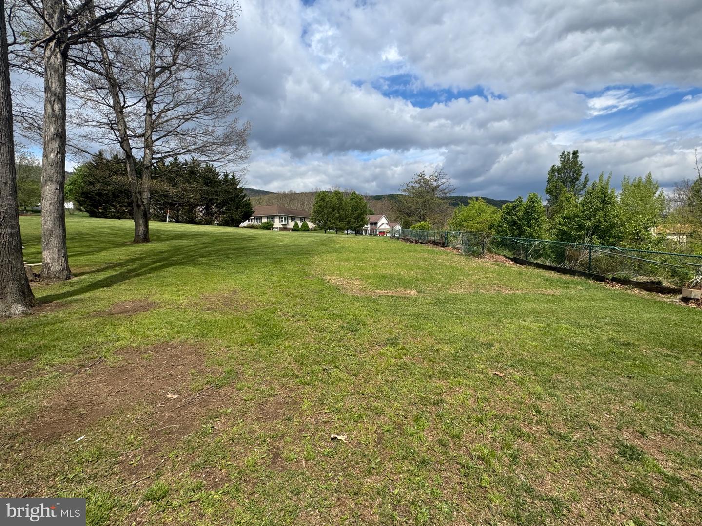 Rolling Oak Dr Property Photo 9