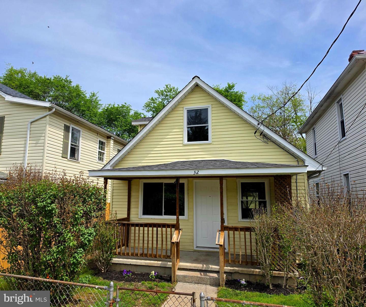 32 E Roberts St Property Photo 2
