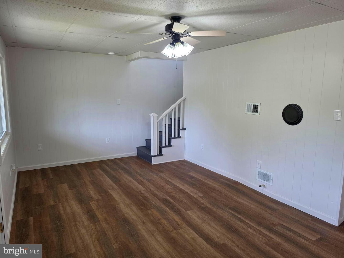 32 E Roberts St Property Photo 5