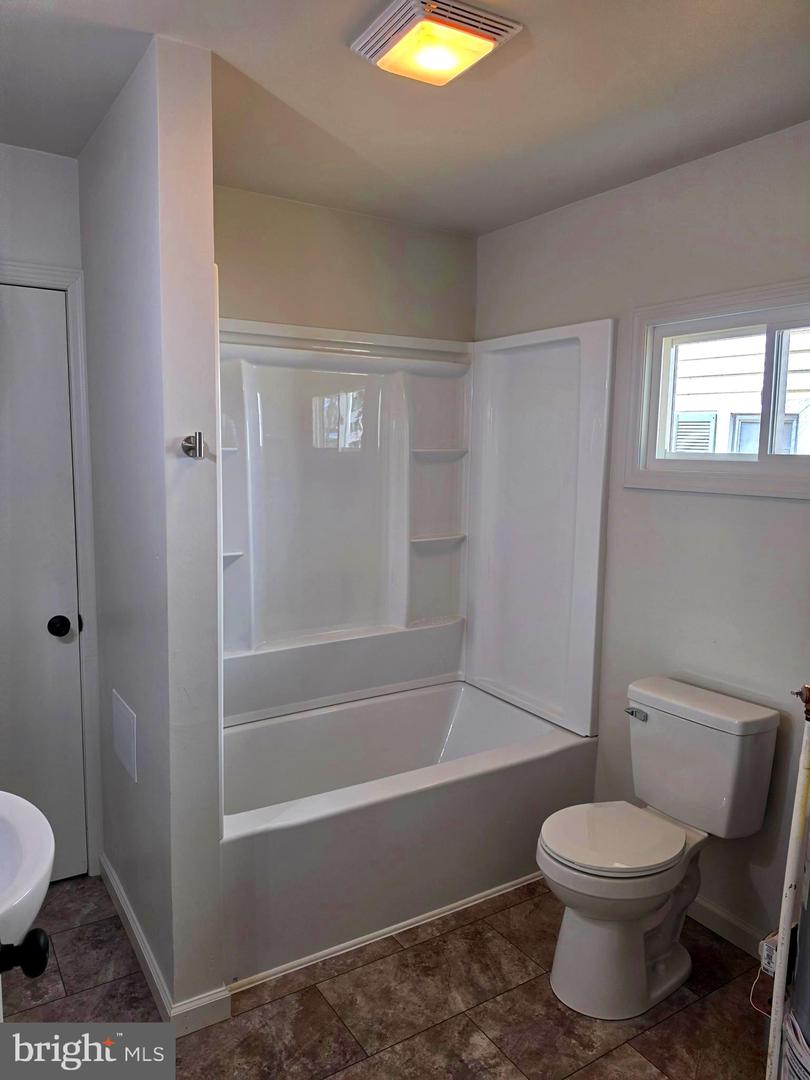 32 E Roberts St Property Photo 10