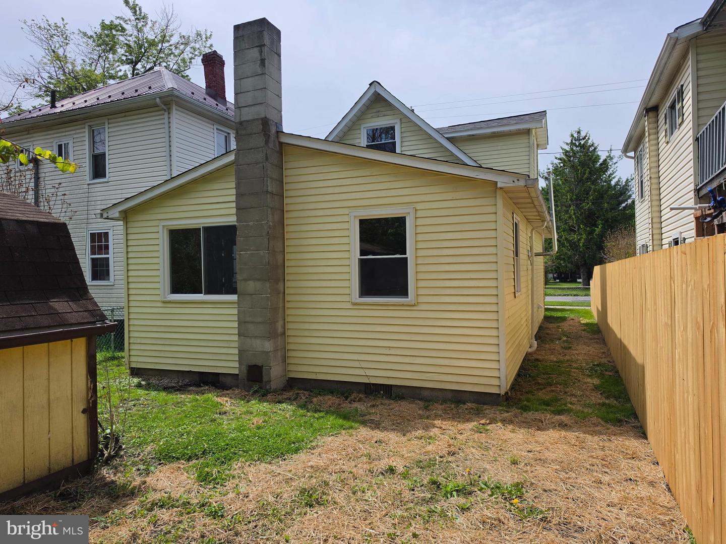 32 E Roberts St Property Photo 19