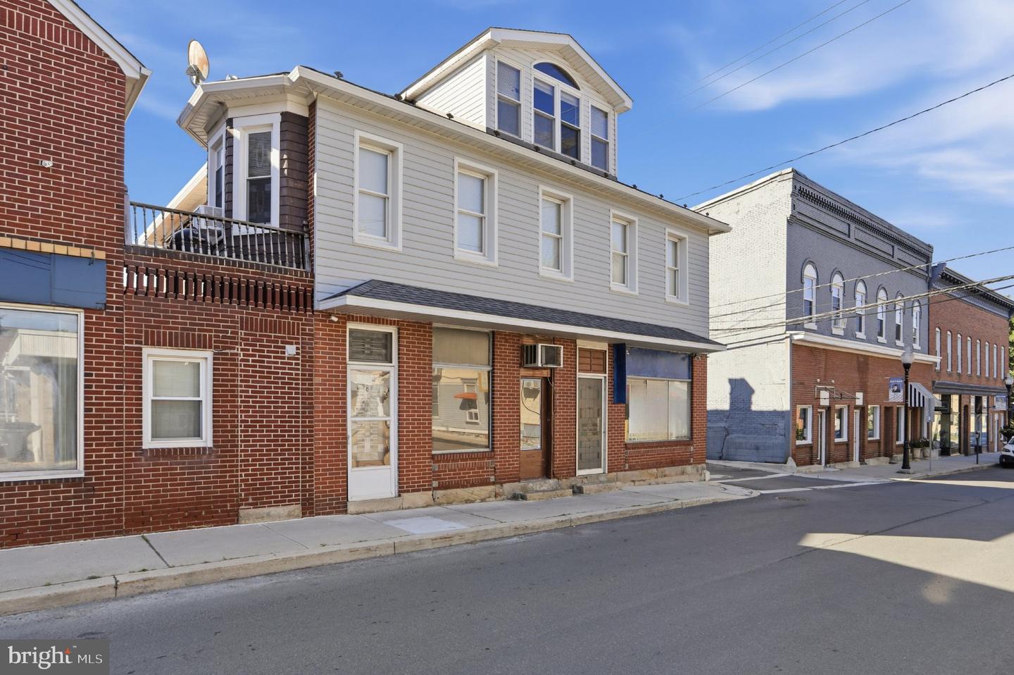 8 S Broadway Property Photo 2