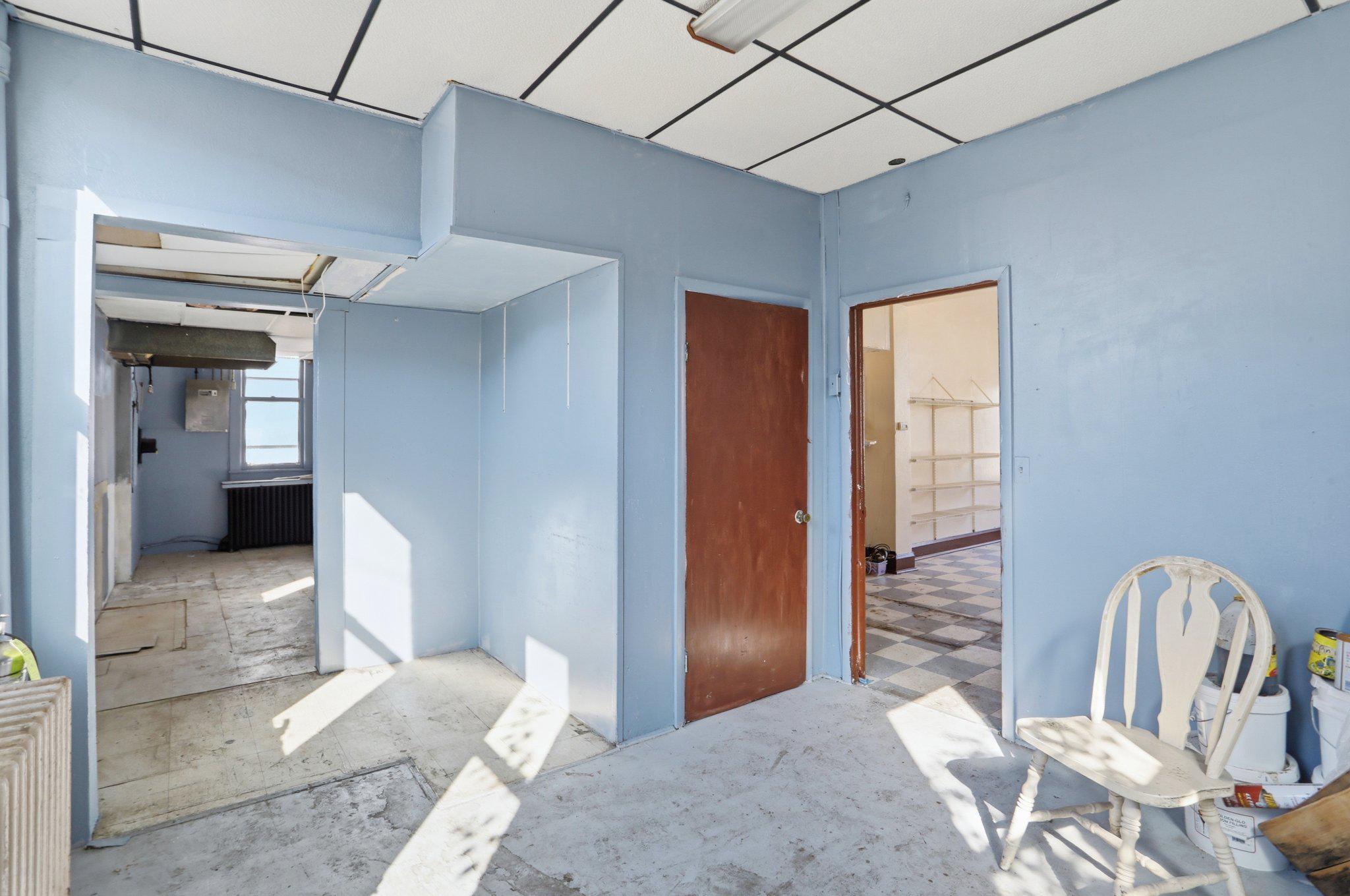 8 S Broadway Property Photo 12