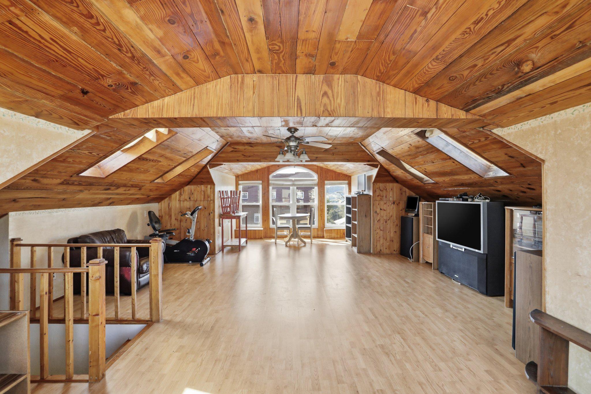 8 S Broadway Property Photo 38