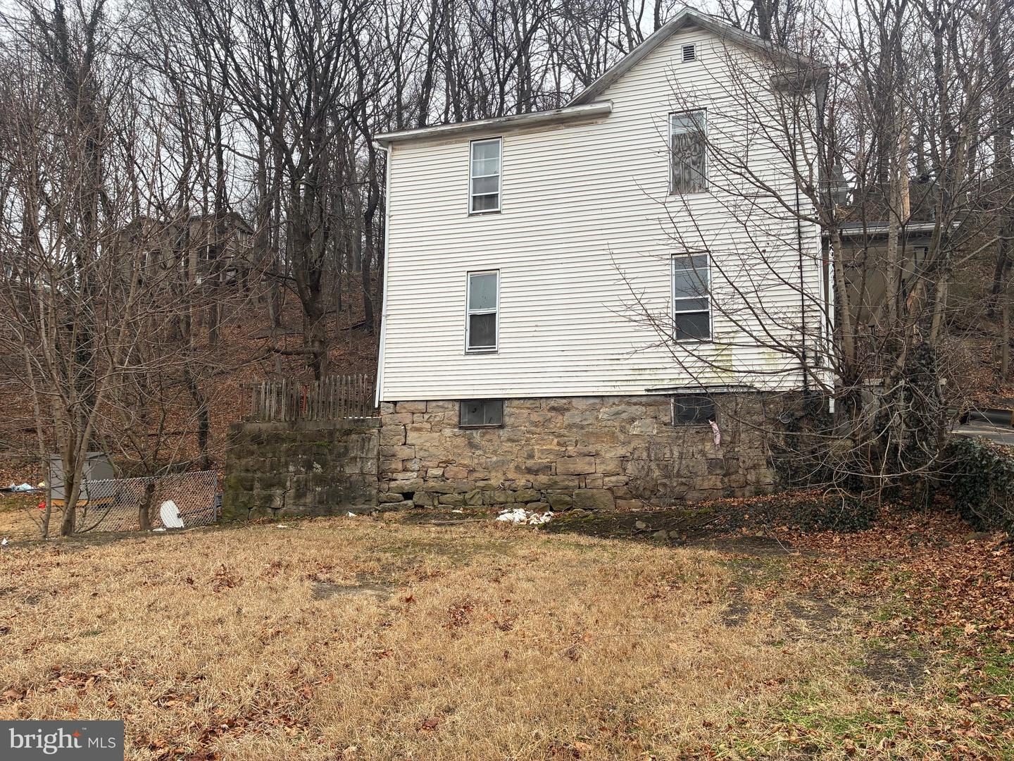 107 Oakview Dr Property Photo 22