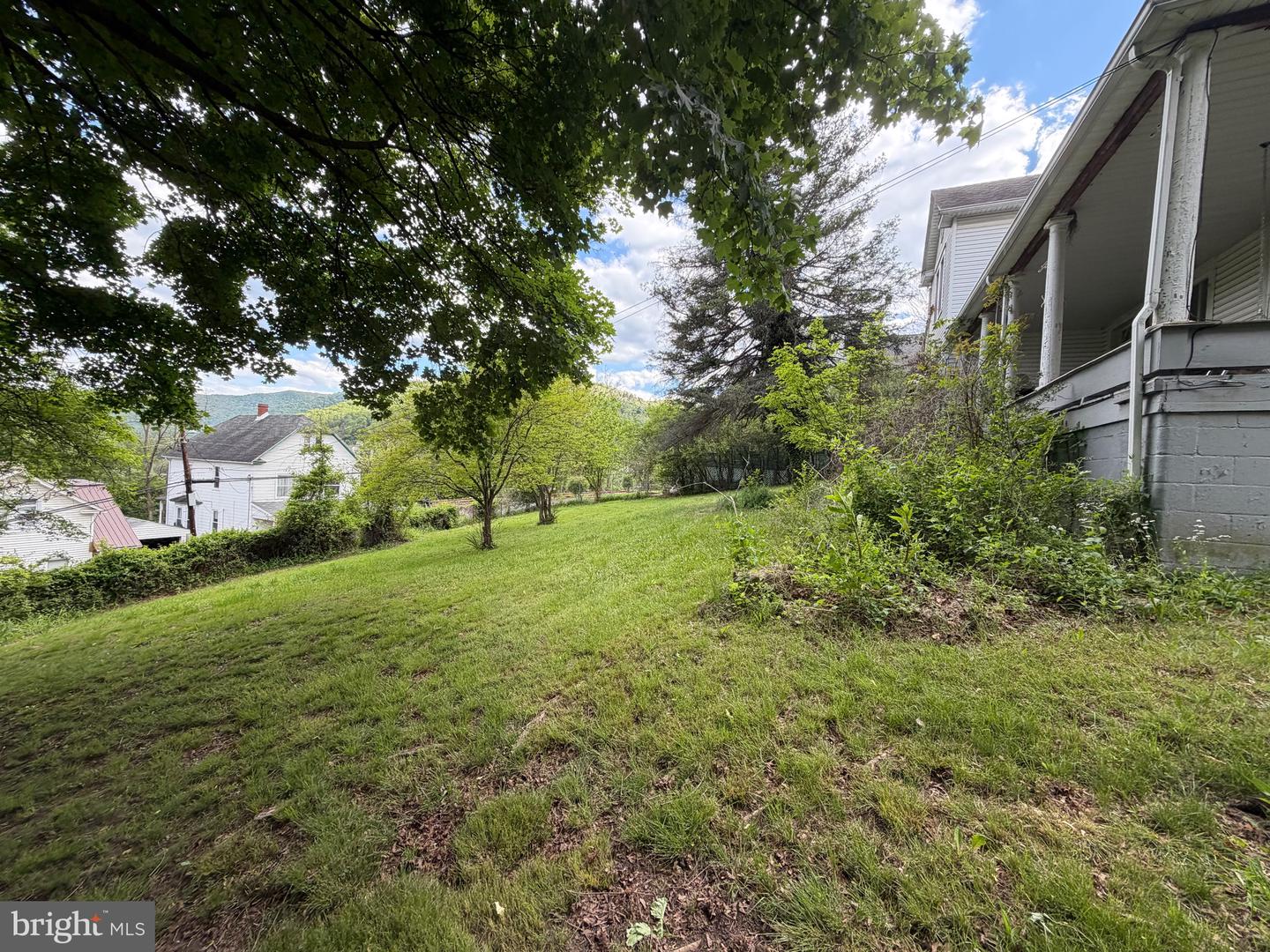 215 Hammond St Property Photo 7