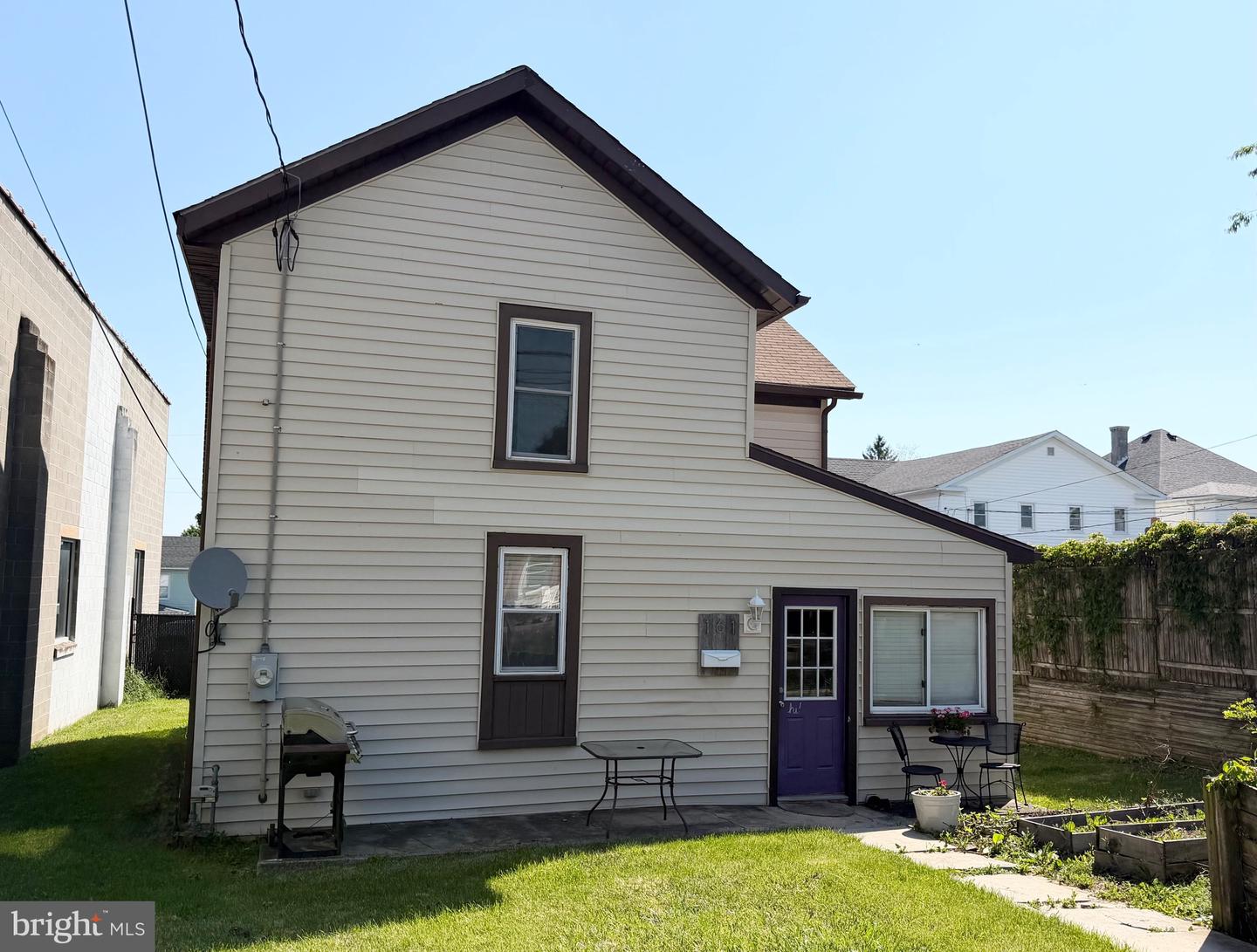 161 W MECHANIC ST Property Photo 1
