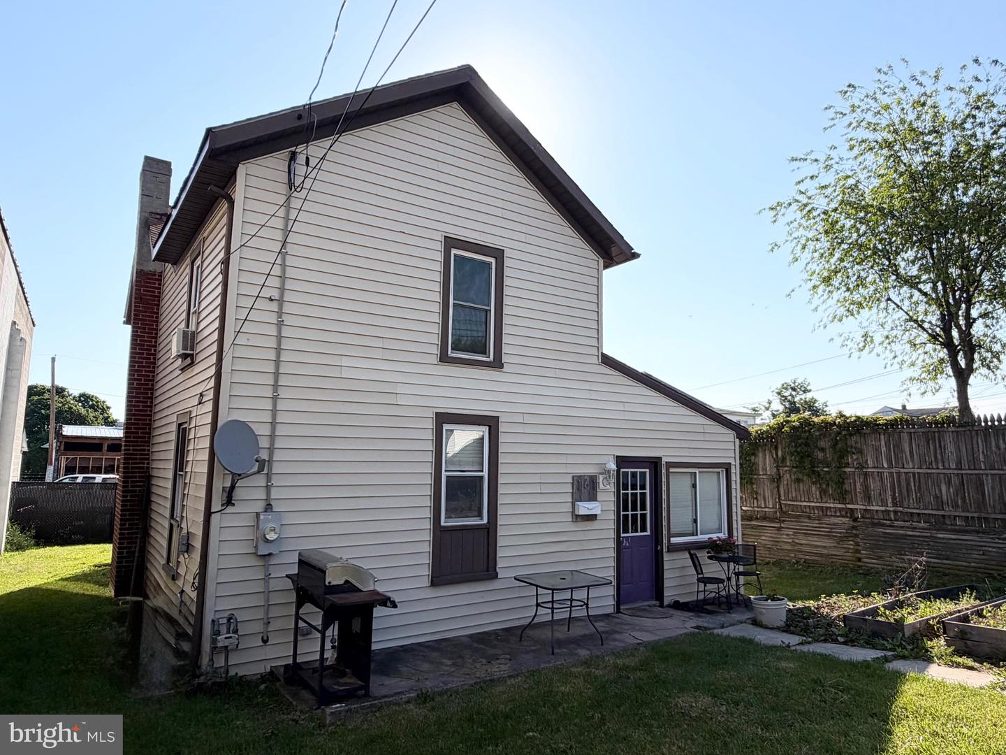161 W Mechanic St Property Photo 2