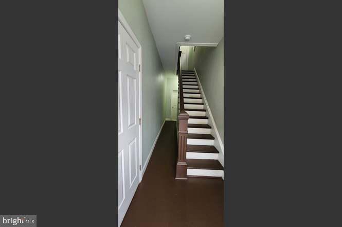 236 Glenn St Property Photo 7
