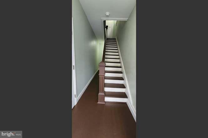 236 Glenn St Property Photo 9