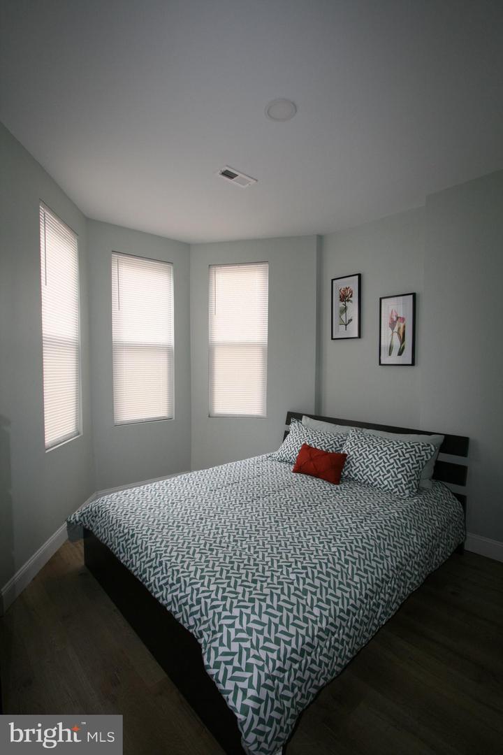 236 Glenn St Property Photo 49
