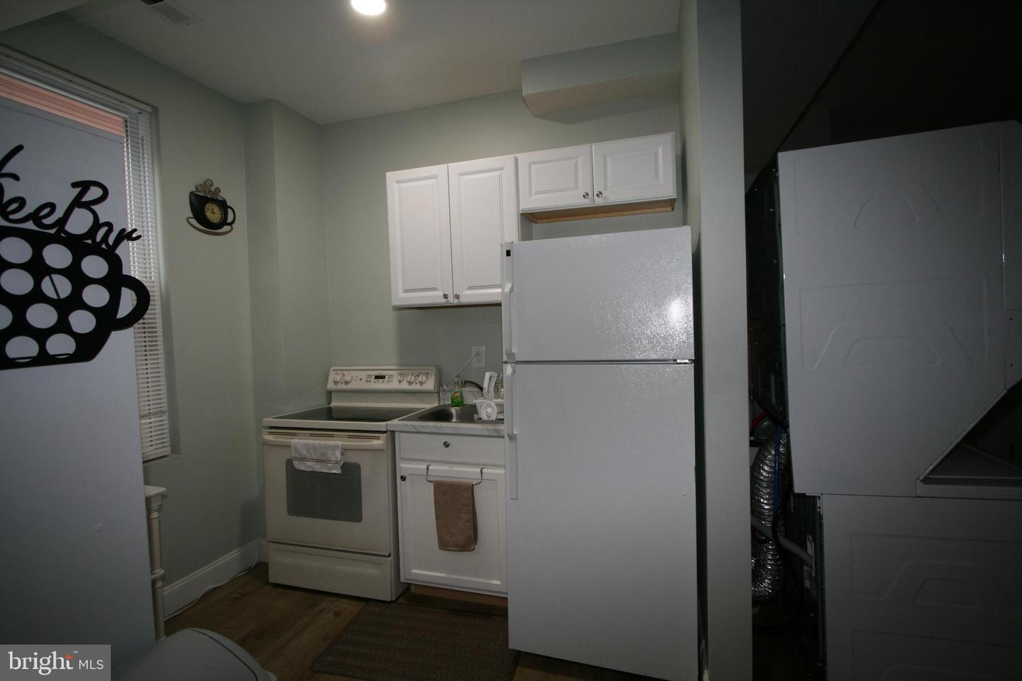 236 Glenn St Property Photo 51