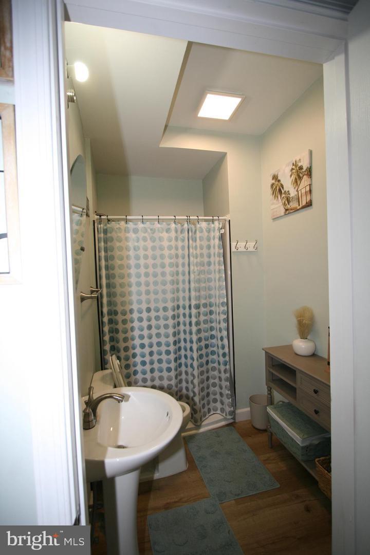 236 Glenn St Property Photo 59
