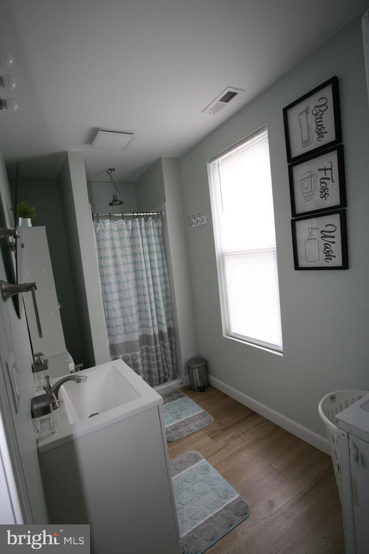 236 Glenn St Property Photo 84