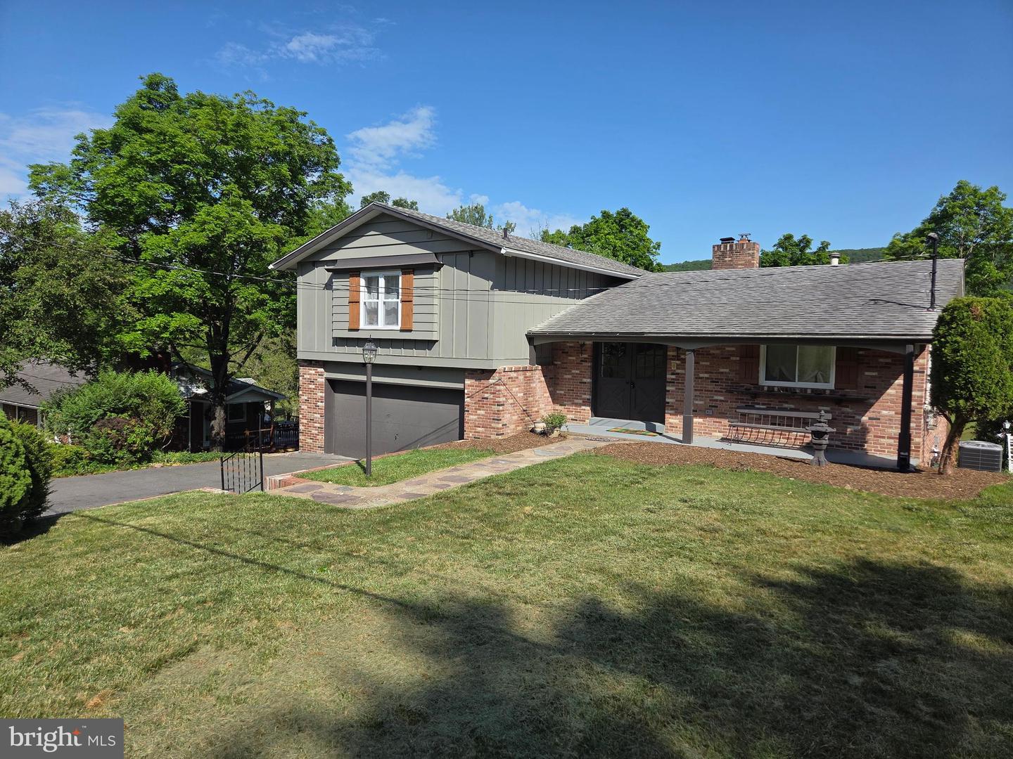 1028 Weires Ave Property Photo 3