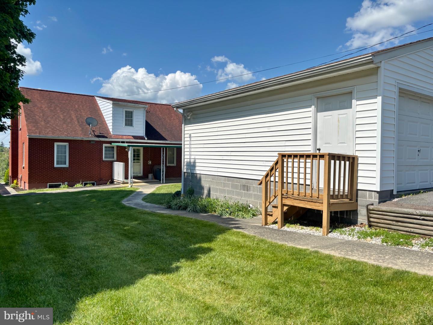 174 Washington St Property Photo 4