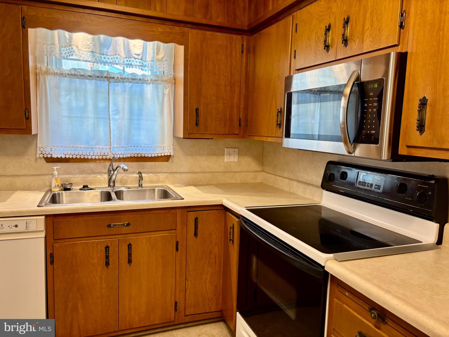174 Washington St Property Photo 15