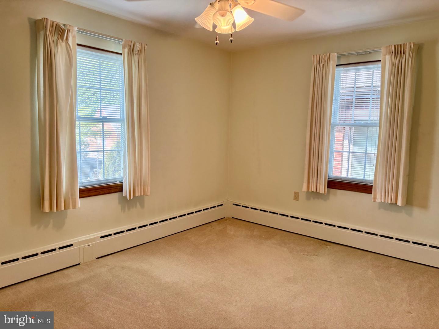 174 Washington St Property Photo 16