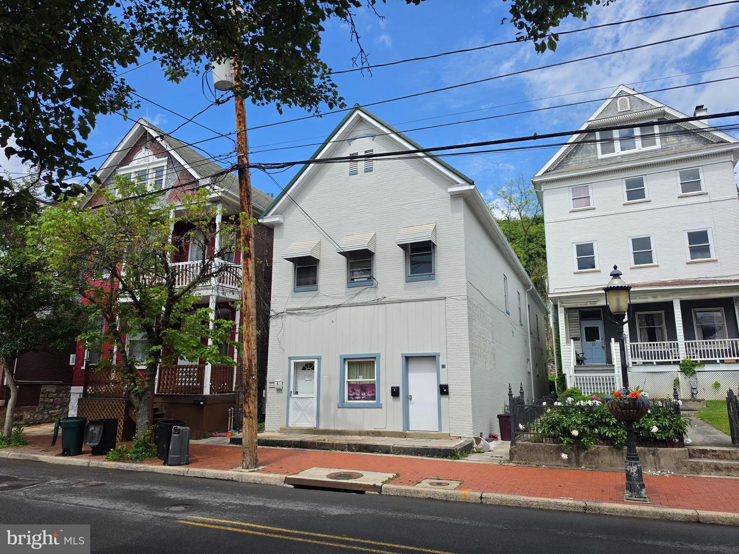 15 Decatur St Property Photo 2