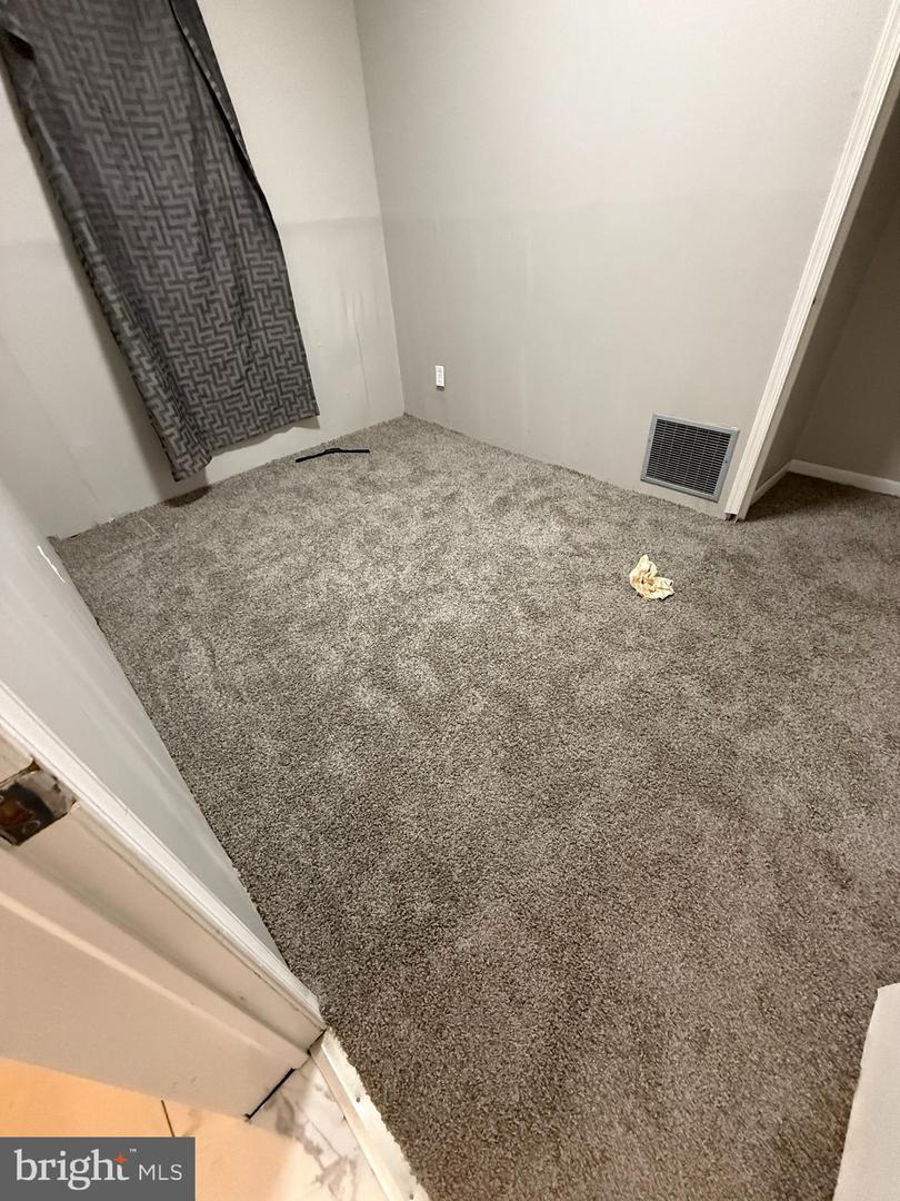 15 Decatur St Property Photo 6