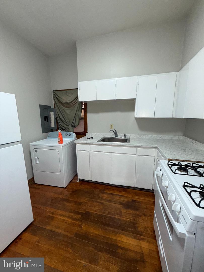 15 Decatur St Property Photo 10
