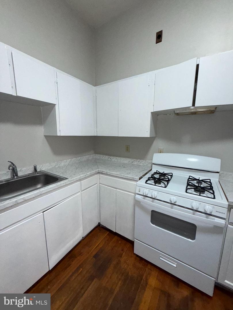 15 Decatur St Property Photo 13
