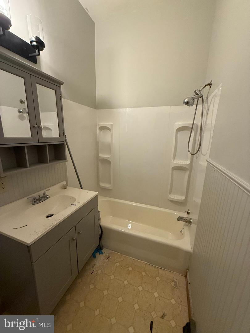 15 Decatur St Property Photo 18