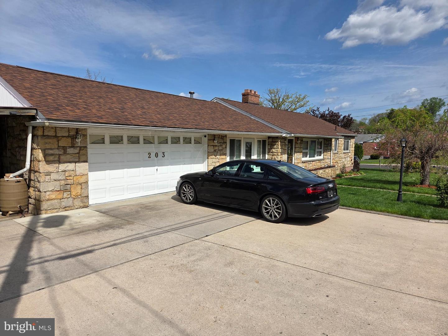 203 Wempe Dr Property Photo 4