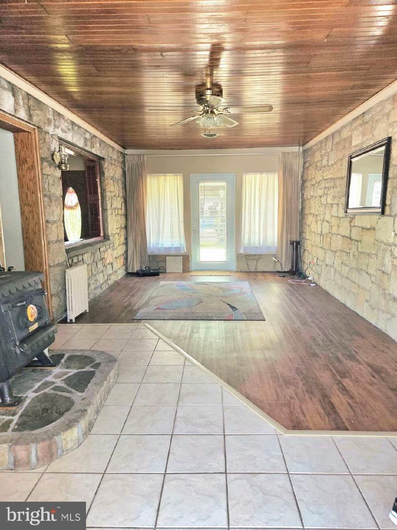203 Wempe Dr Property Photo 25