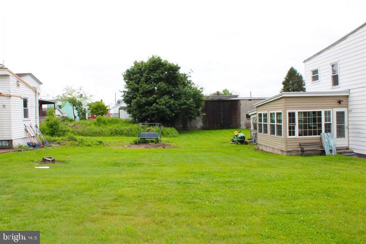 420 Chestnut St Property Photo 9