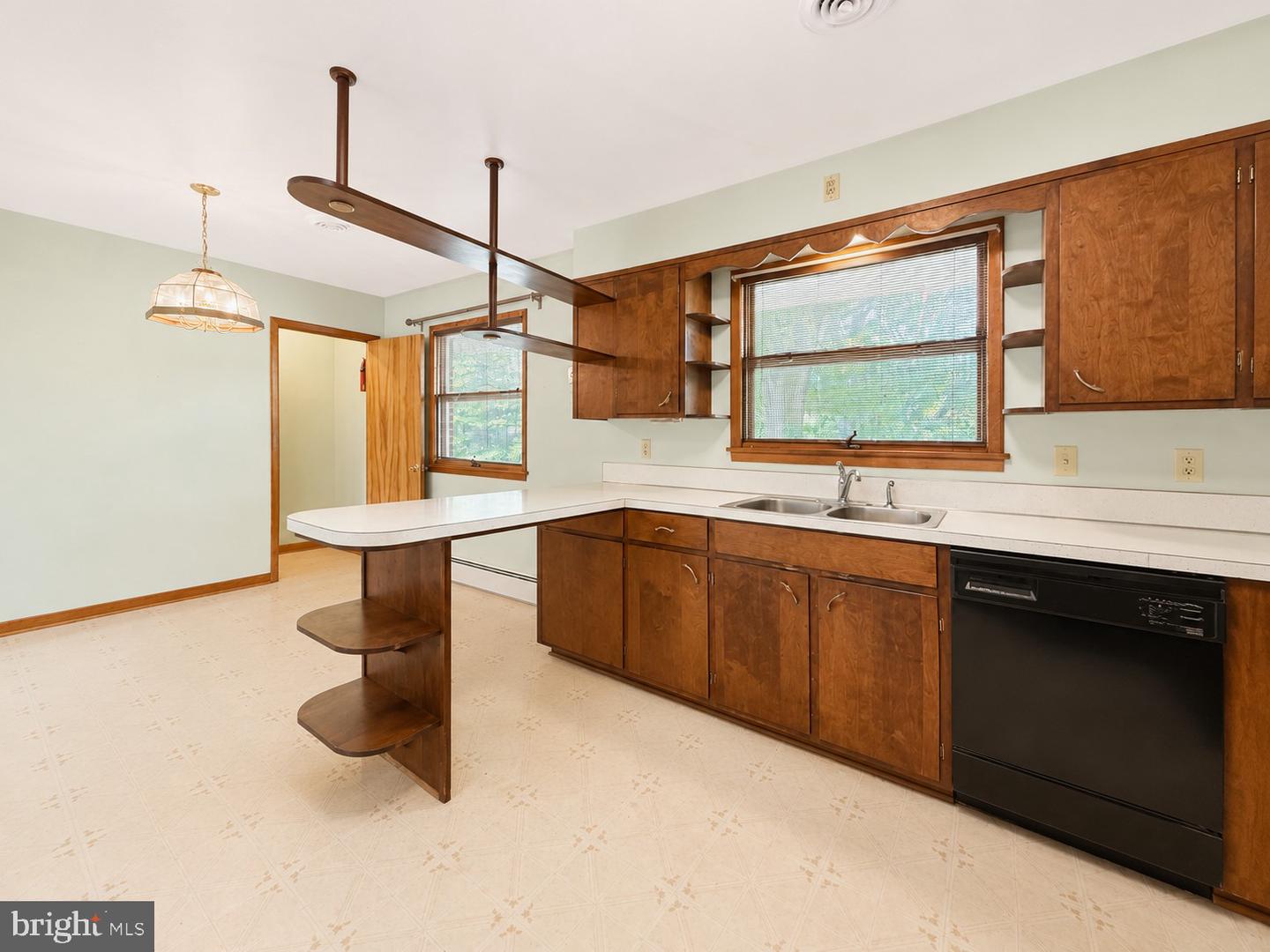 13311 Flower St Property Photo 5