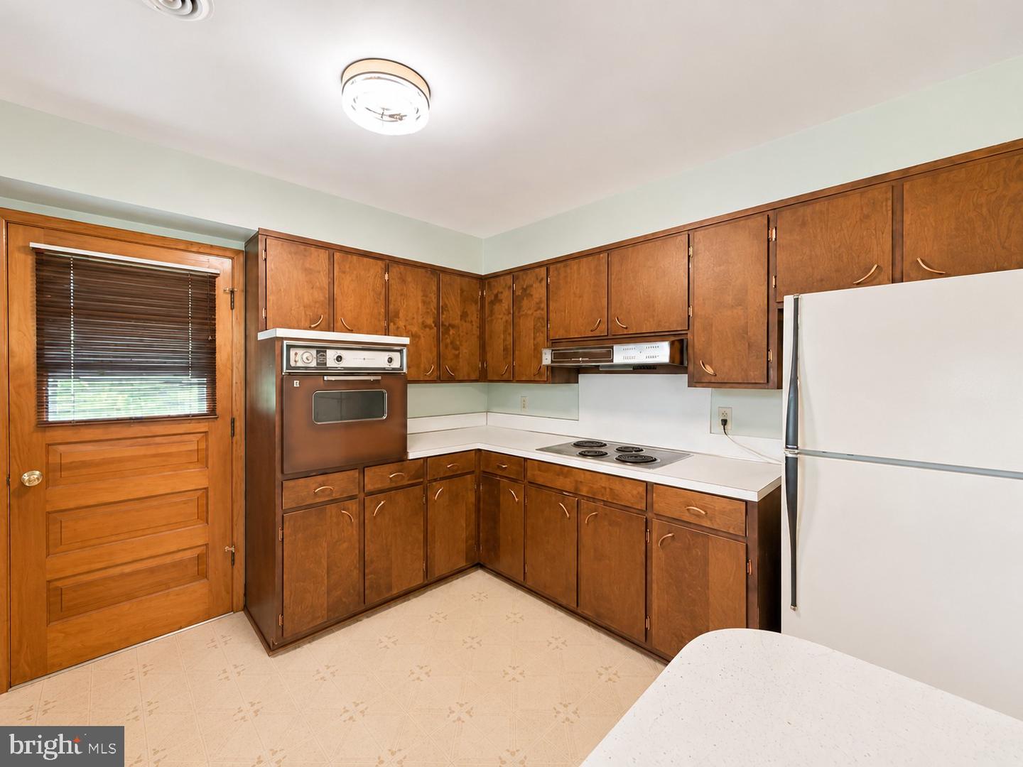 13311 Flower St Property Photo 6