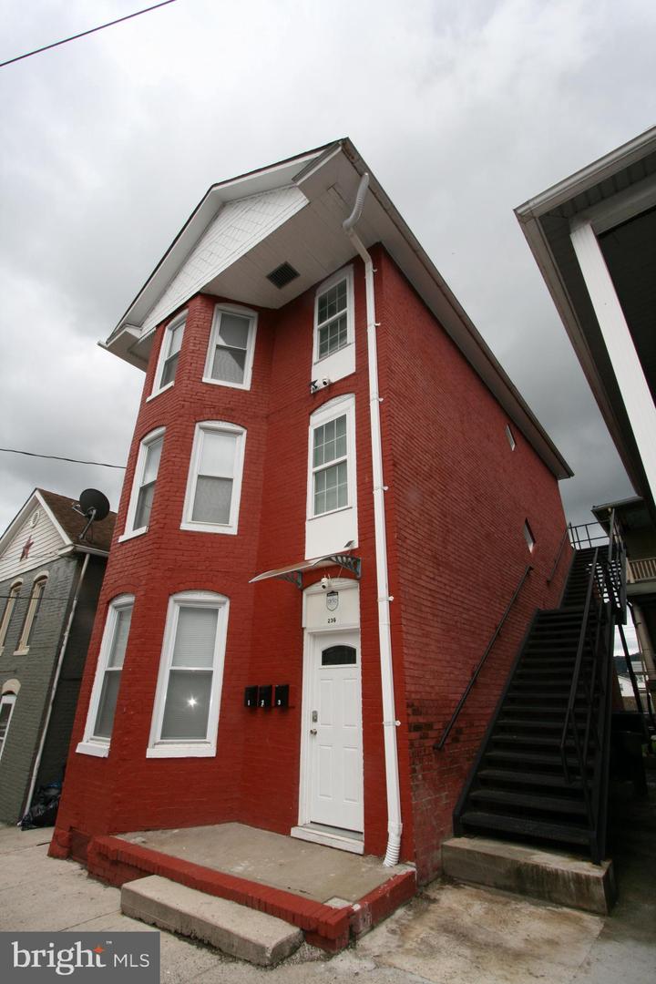 236 Glenn St Property Photo 48
