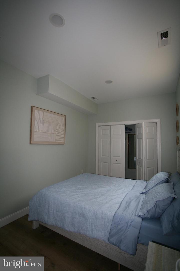 236 Glenn St Property Photo 56