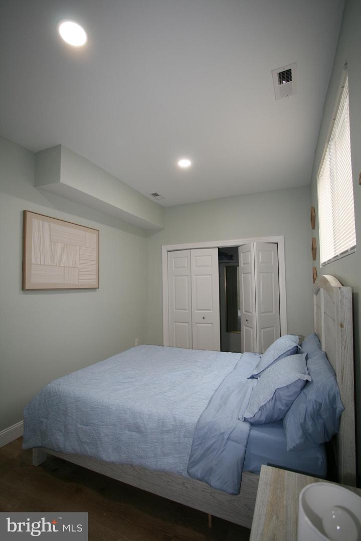 236 Glenn St Property Photo 57