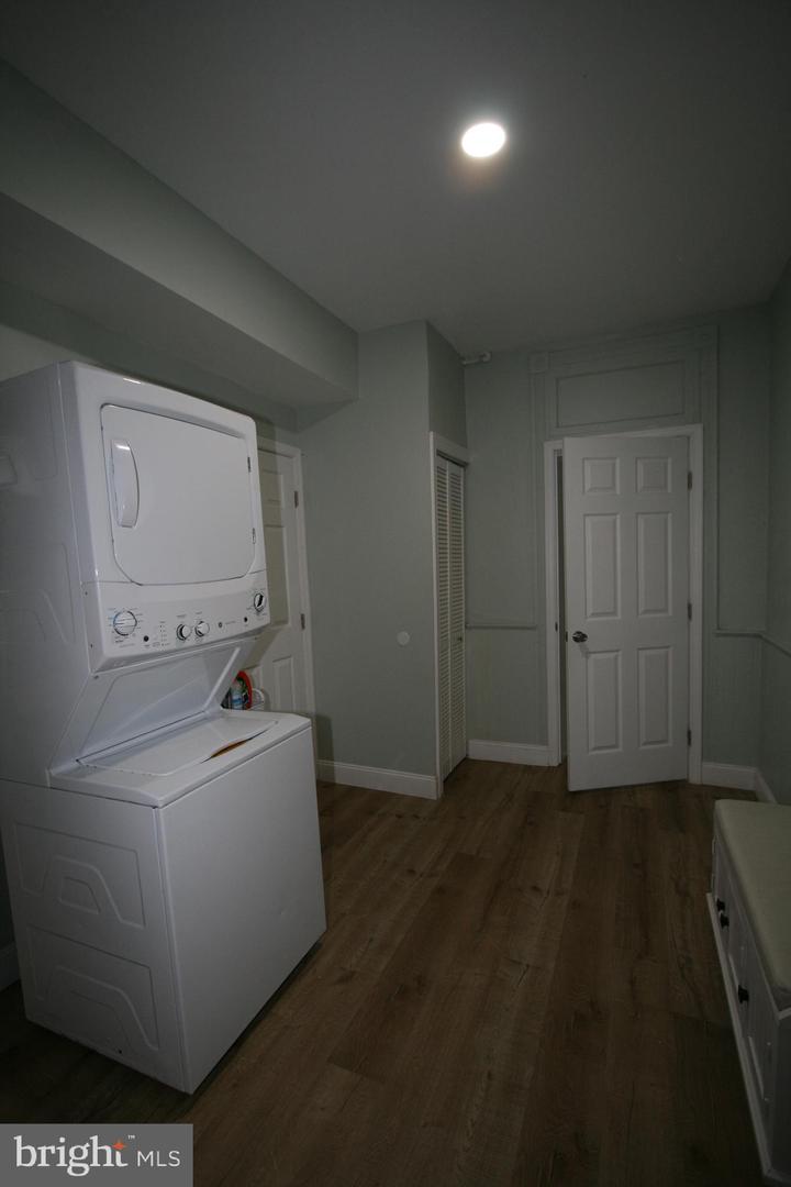 236 Glenn St Property Photo 65