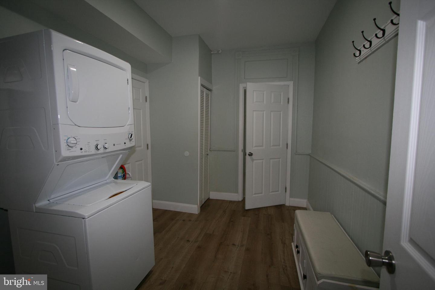 236 Glenn St Property Photo 66