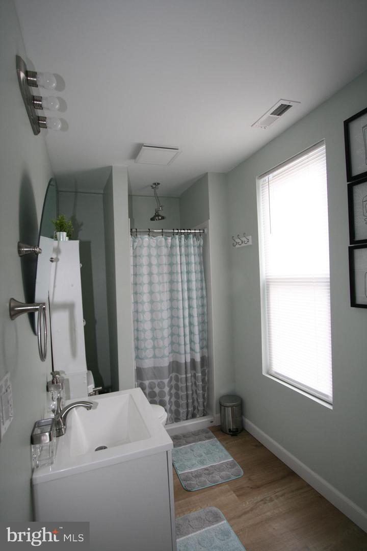236 Glenn St Property Photo 92