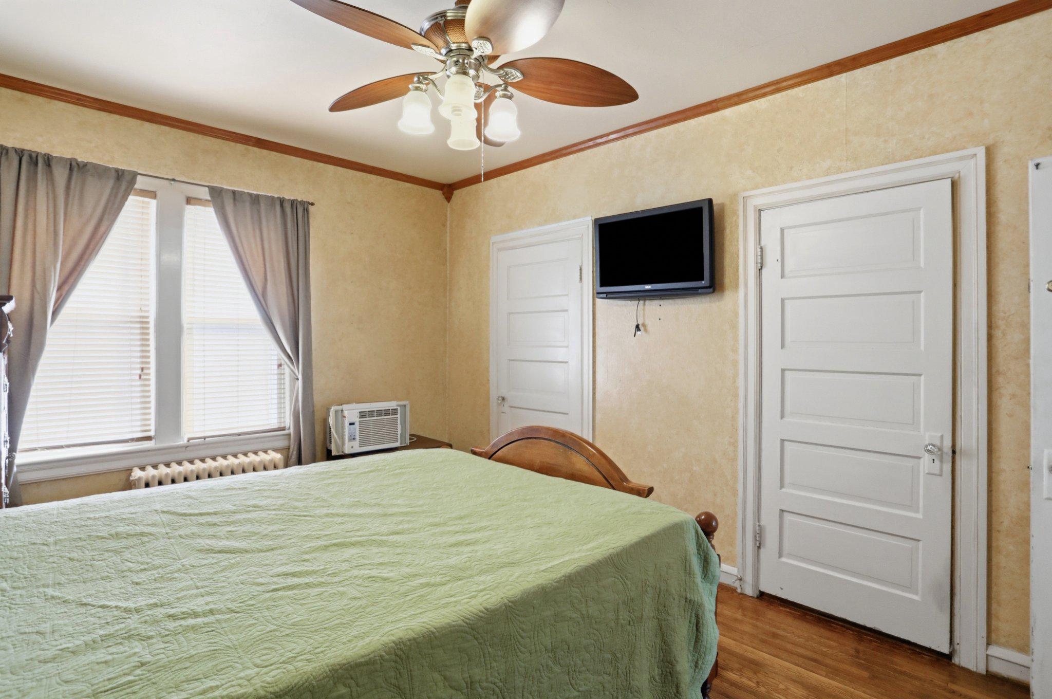 8 S Broadway Property Photo 8