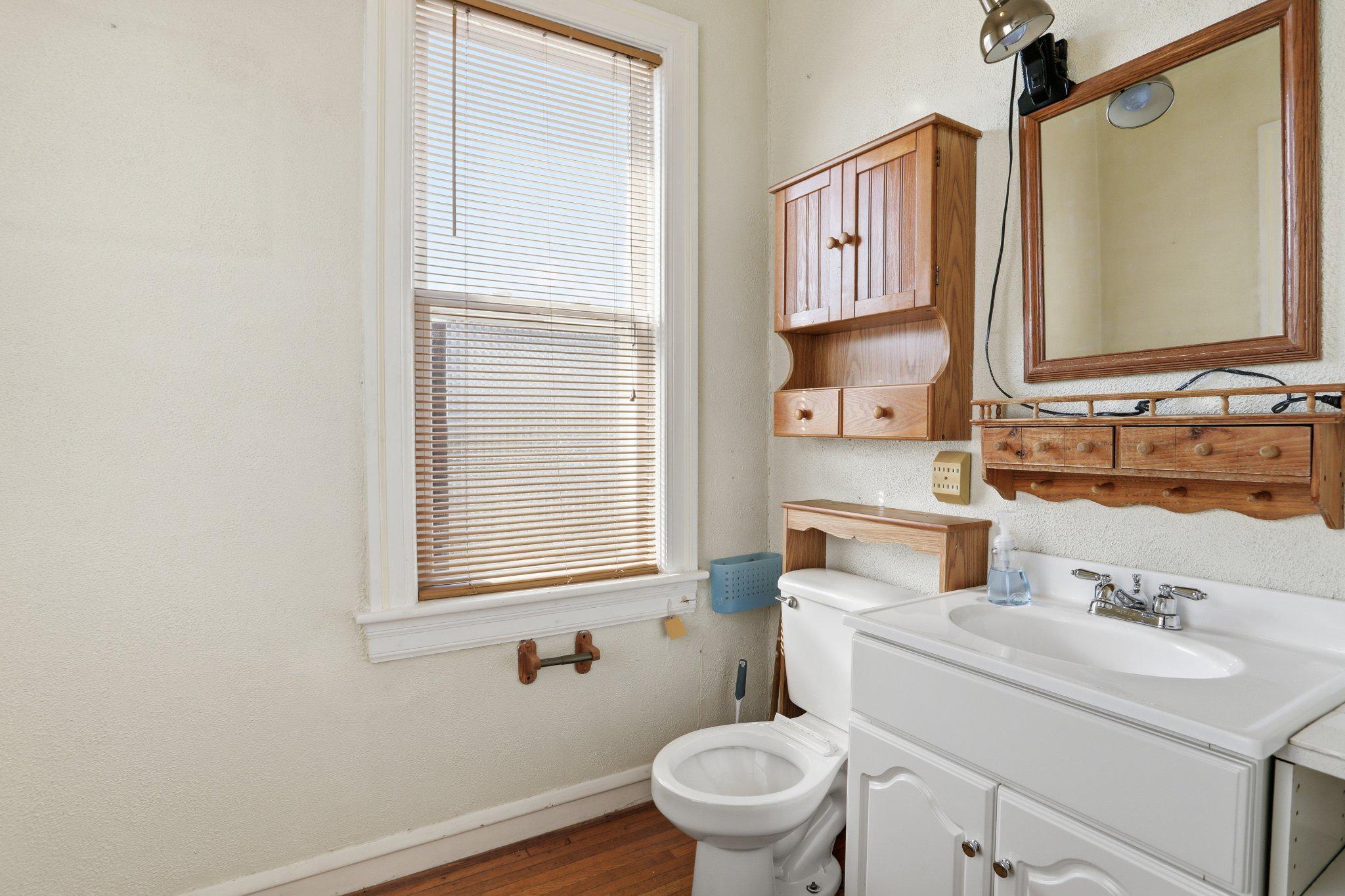 8 S Broadway Property Photo 10
