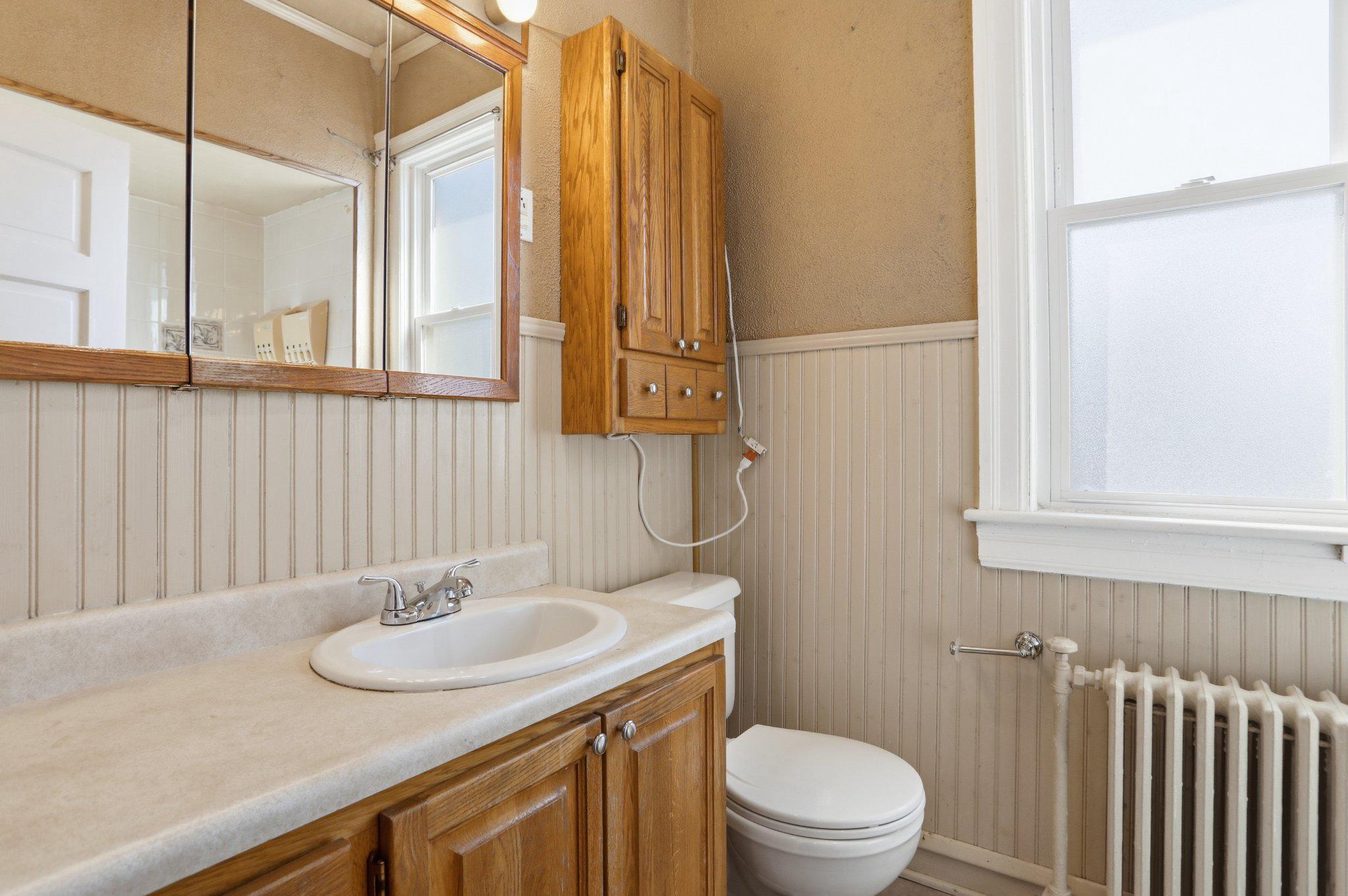 8 S Broadway Property Photo 12