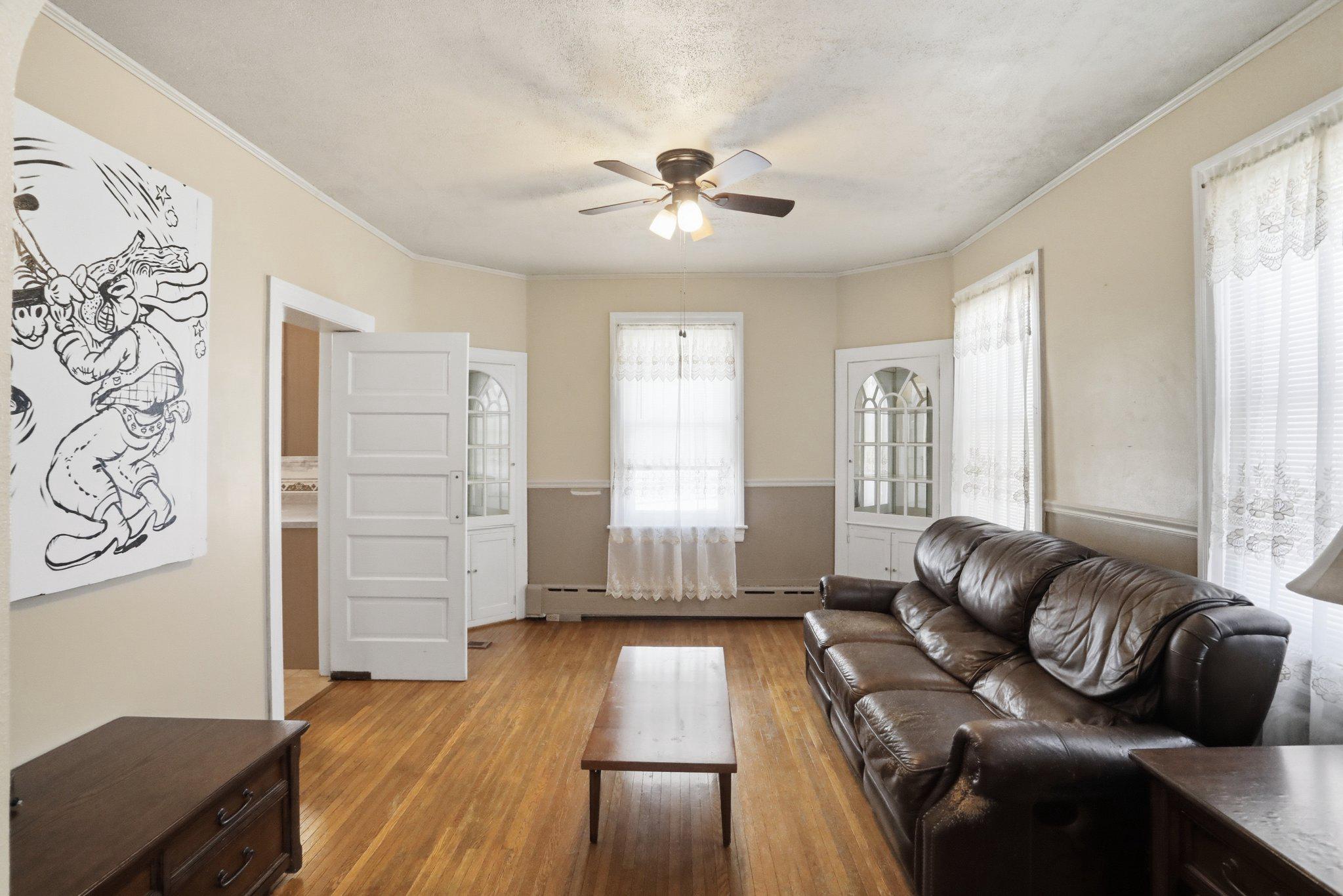 8 S Broadway Property Photo 18