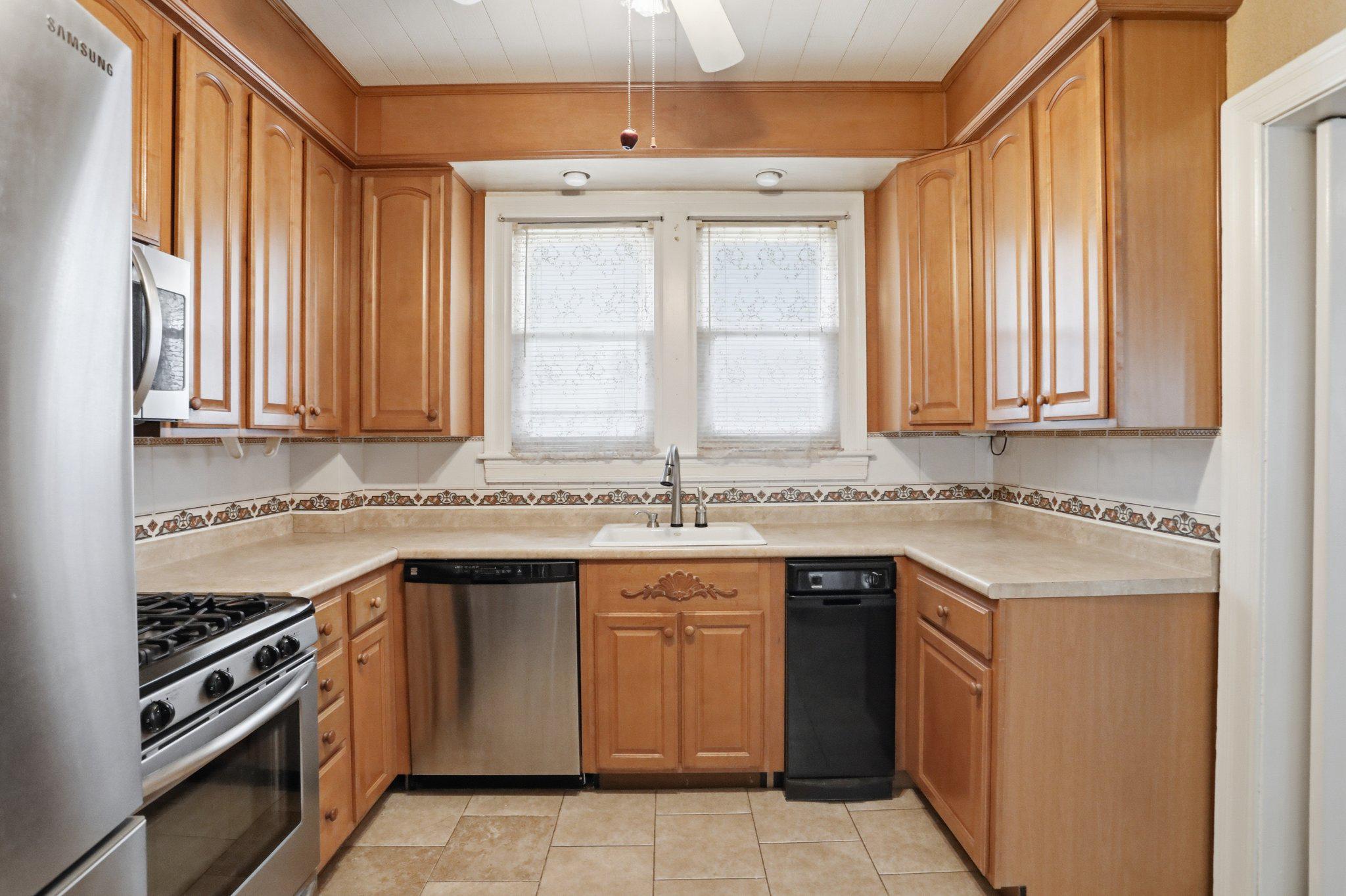 8 S Broadway Property Photo 23